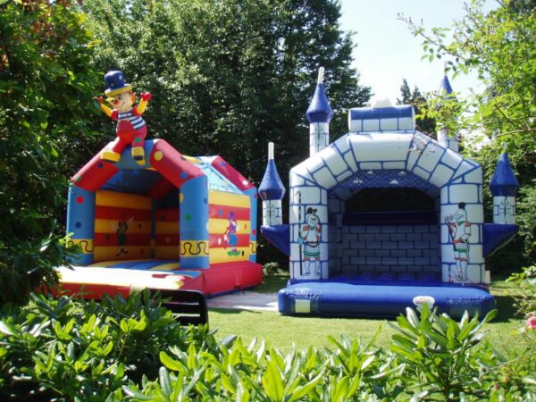 Bouncy castle knight's castle 5x4m - Image 3